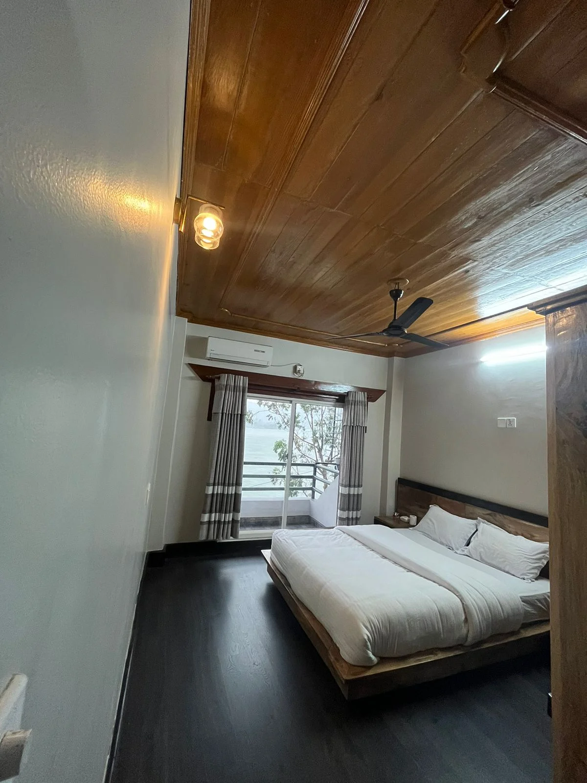 mini-deluxe-room